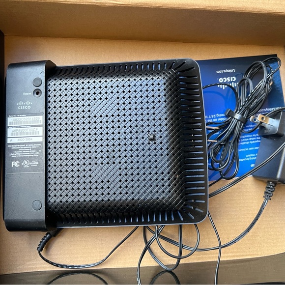 Modem and Wi-Fi Router lot - Picture 2 of 5